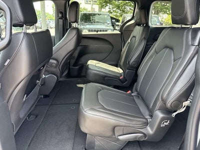 2027 Chrysler Pacifica PACIFICA SELECT