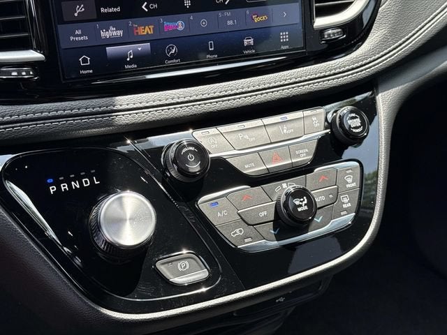 2027 Chrysler Pacifica PACIFICA SELECT