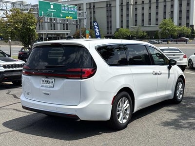 2027 Chrysler Pacifica PACIFICA SELECT