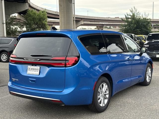 2027 Chrysler Pacifica PACIFICA SELECT