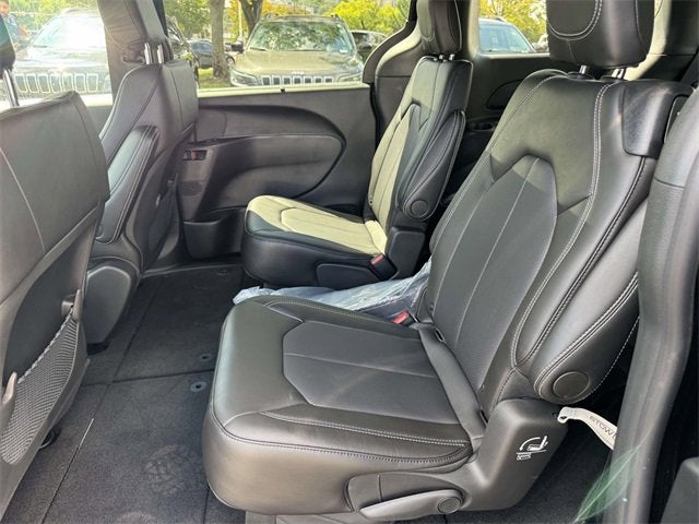 2026 Chrysler Voyager VOYAGER LX