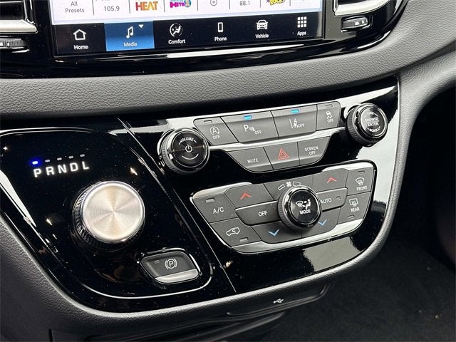 2026 Chrysler Voyager VOYAGER LX