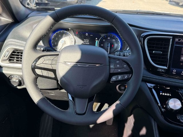 2027 Chrysler Pacifica PACIFICA LIMITED