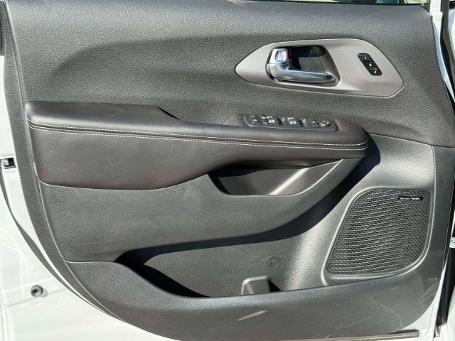 2027 Chrysler Pacifica PACIFICA LIMITED