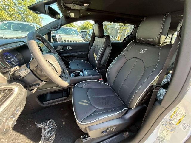 2027 Chrysler Pacifica PACIFICA LIMITED
