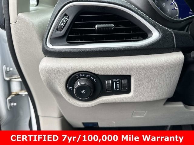 2022 Chrysler Pacifica Touring L AWD