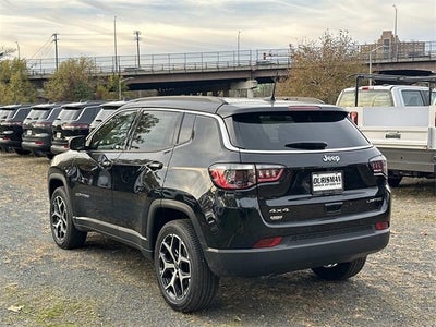 2026 Jeep Compass COMPASS LIMITED 4X4