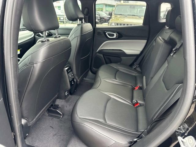 2025 Jeep Compass COMPASS LIMITED 4X4