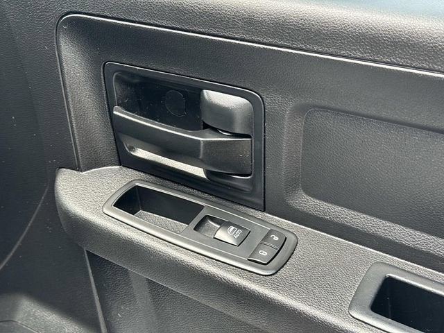2017 RAM 2500 Tradesman Crew Cab 4x4 6'4' Box