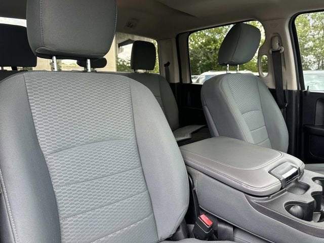 2017 RAM 2500 Tradesman Crew Cab 4x4 6'4' Box