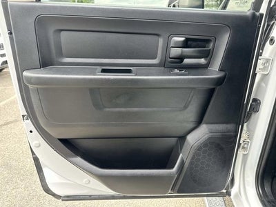 2017 RAM 2500 Tradesman Crew Cab 4x4 6'4' Box