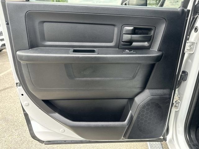 2017 RAM 2500 Tradesman Crew Cab 4x4 6'4' Box