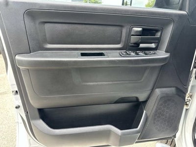 2017 RAM 2500 Tradesman Crew Cab 4x4 6'4' Box