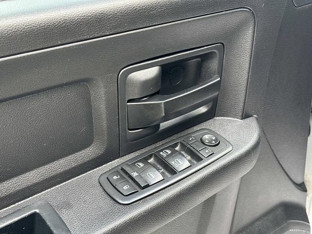 2017 RAM 2500 Tradesman Crew Cab 4x4 6'4' Box