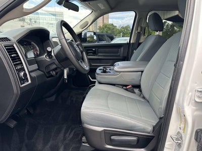2017 RAM 2500 Tradesman Crew Cab 4x4 6'4' Box