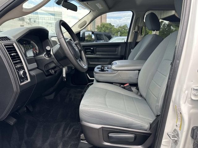 2017 RAM 2500 Tradesman Crew Cab 4x4 6'4' Box