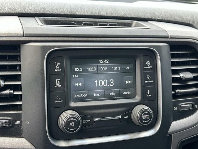 2017 RAM 2500 Tradesman Crew Cab 4x4 6'4' Box
