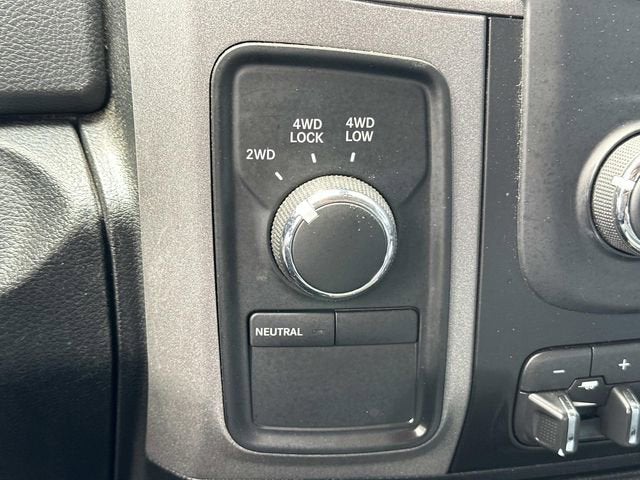 2017 RAM 2500 Tradesman Crew Cab 4x4 6'4' Box