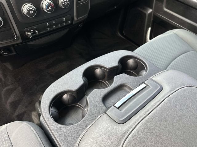 2017 RAM 2500 Tradesman Crew Cab 4x4 6'4' Box