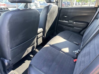 2024 Mitsubishi Outlander Sport SE