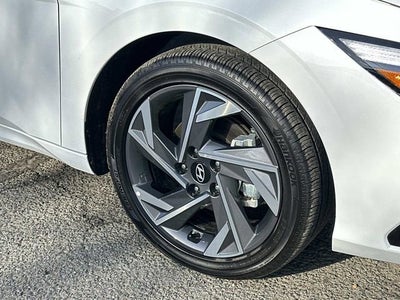 2025 Hyundai Elantra Hybrid Limited