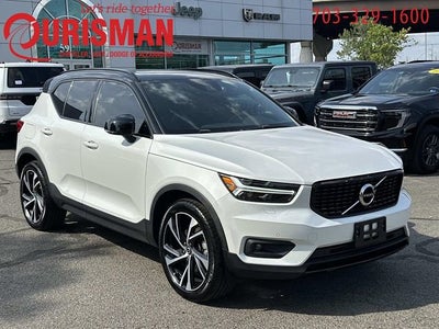 2022 Volvo XC40 T5 R-Design