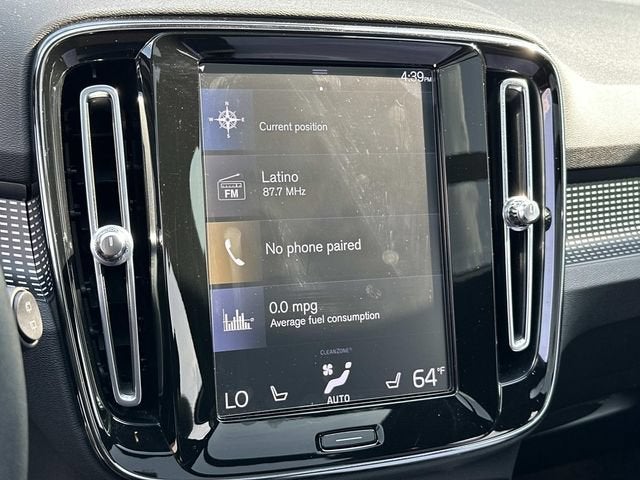 2022 Volvo XC40 T5 R-Design