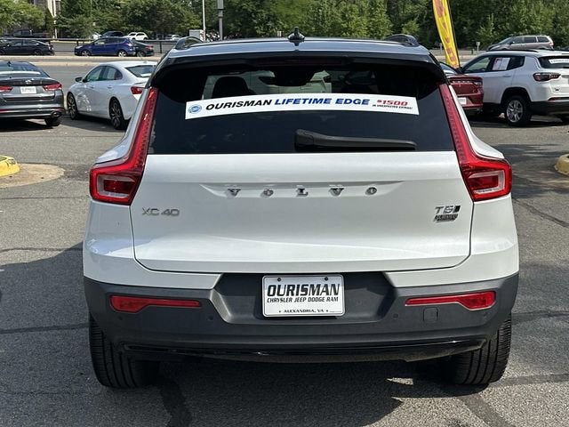 2022 Volvo XC40 T5 R-Design