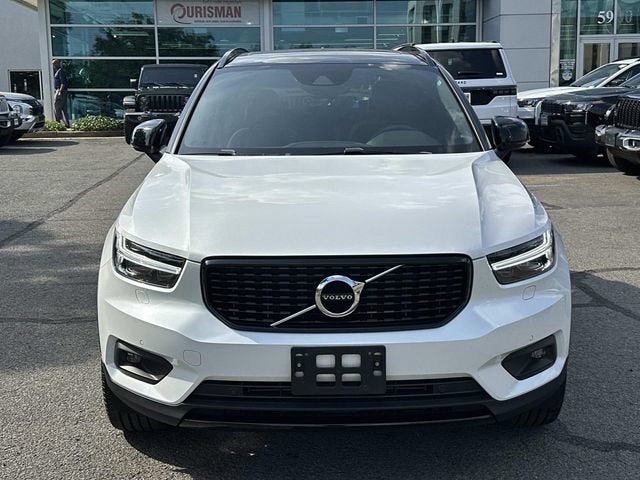 2022 Volvo XC40 T5 R-Design
