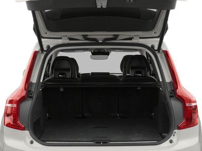 2017 Volvo XC90 T6 Momentum