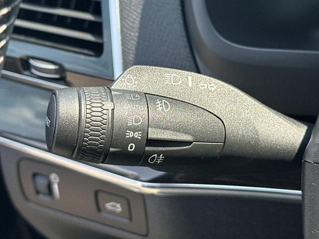 2017 Volvo XC90 T6 Momentum