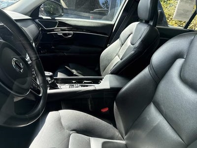 2017 Volvo XC90 T6 Momentum
