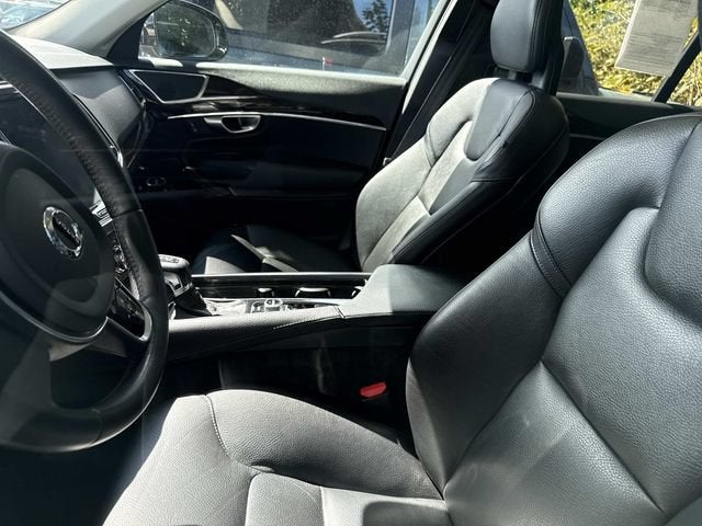 2017 Volvo XC90 T6 Momentum