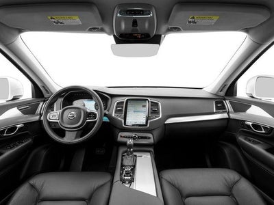 2017 Volvo XC90 T6 Momentum