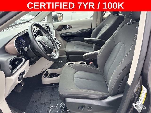 2020 Chrysler Voyager LX