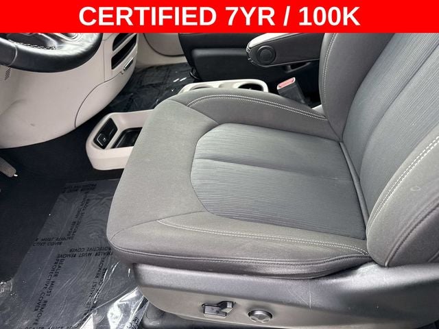 2020 Chrysler Voyager LX