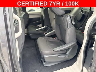 2020 Chrysler Voyager LX