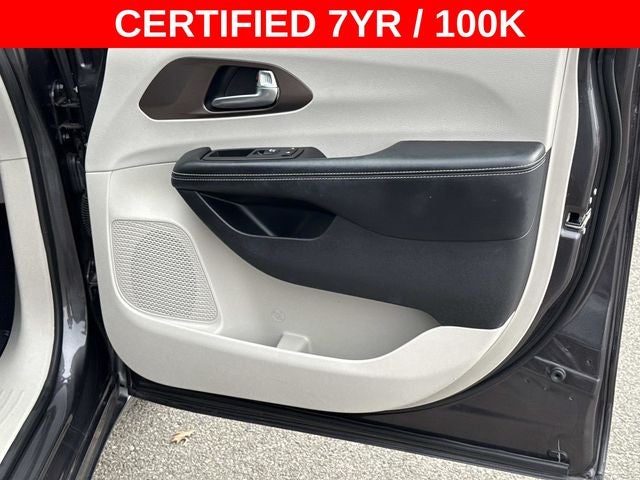 2020 Chrysler Voyager LX