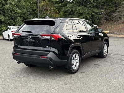 2025 Toyota RAV4 LE