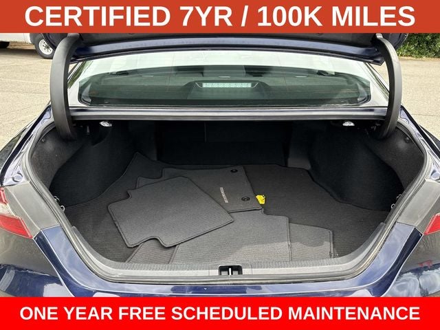 2022 Toyota Camry Hybrid LE