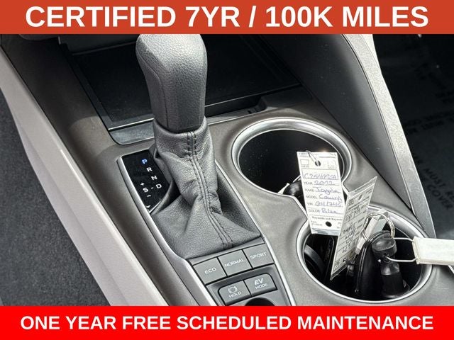2022 Toyota Camry Hybrid LE