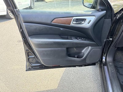 2017 Nissan Pathfinder Platinum