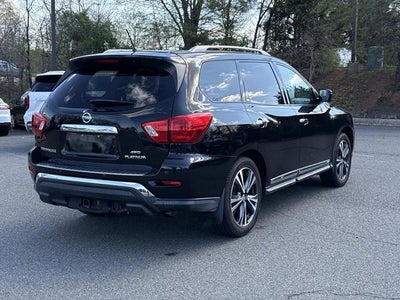 2017 Nissan Pathfinder Platinum