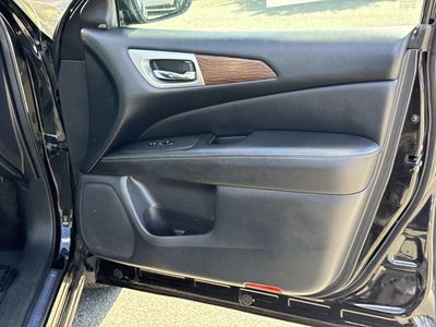 2017 Nissan Pathfinder Platinum