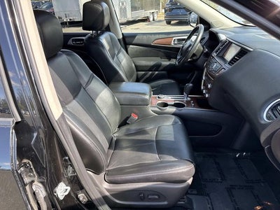 2017 Nissan Pathfinder Platinum