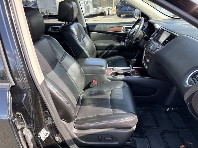 2017 Nissan Pathfinder Platinum