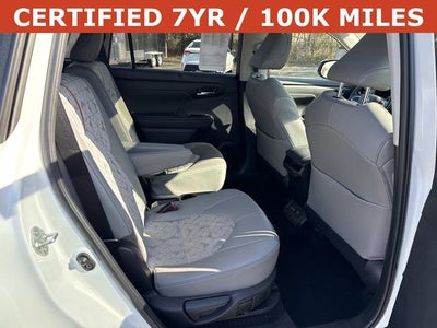 2023 Toyota Highlander Hybrid Bronze Edition