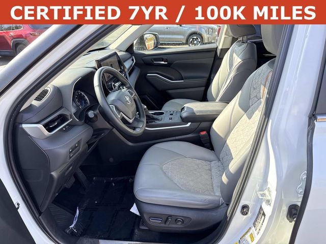 2023 Toyota Highlander Hybrid Bronze Edition