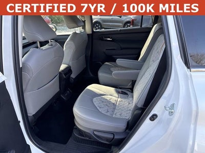 2023 Toyota Highlander Hybrid Bronze Edition