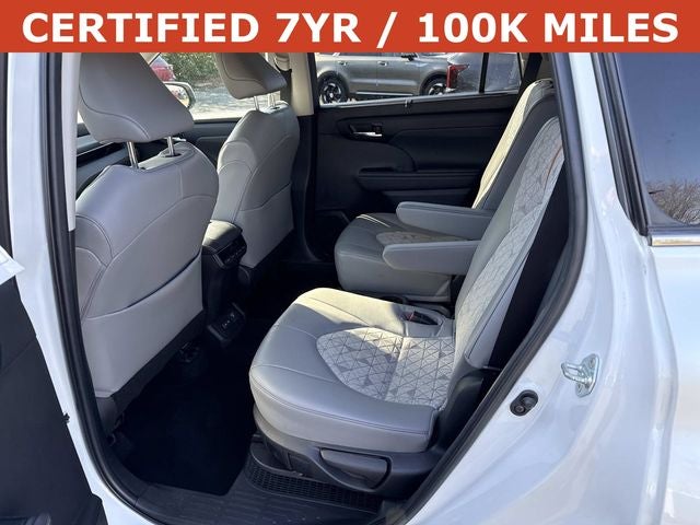 2023 Toyota Highlander Hybrid Bronze Edition
